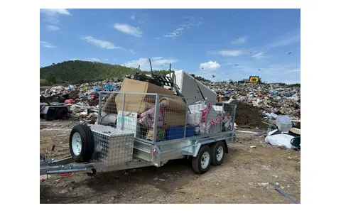 Townsville Junk Removal logo